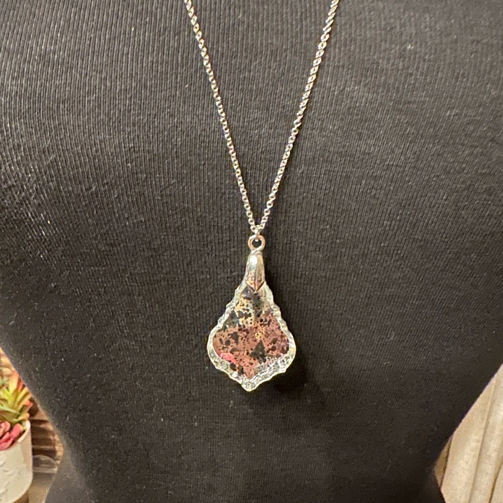 Elegant Silver and Clear Pendant Necklace